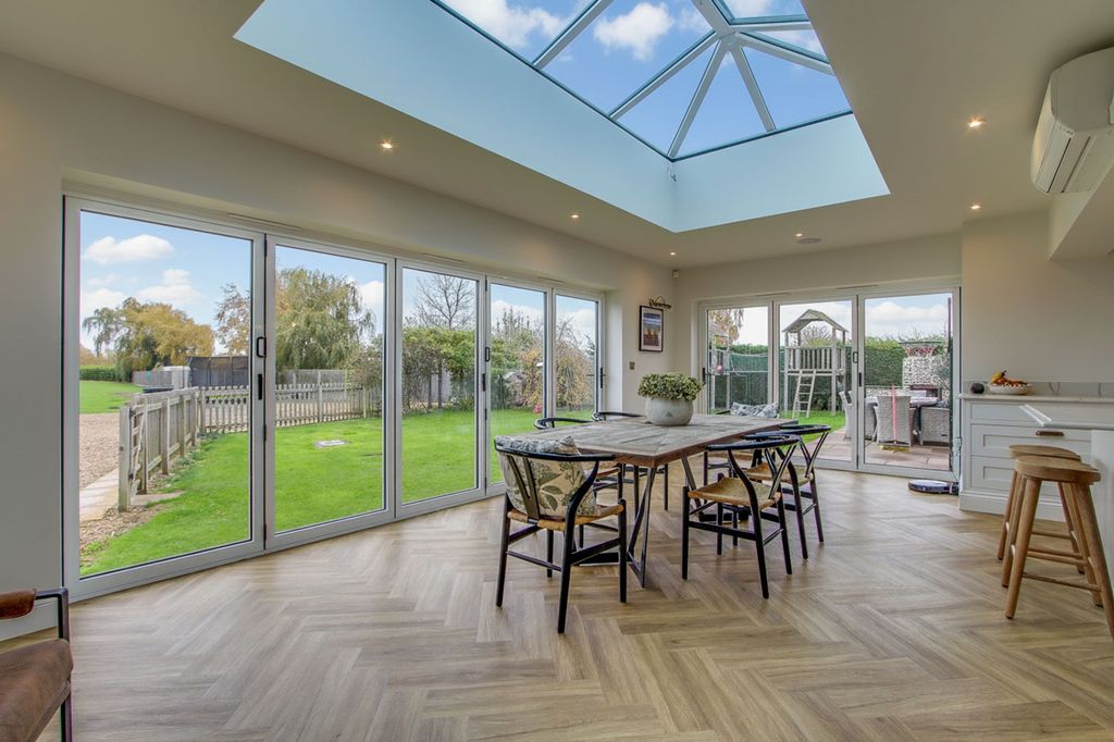 Property photo 2 of 47