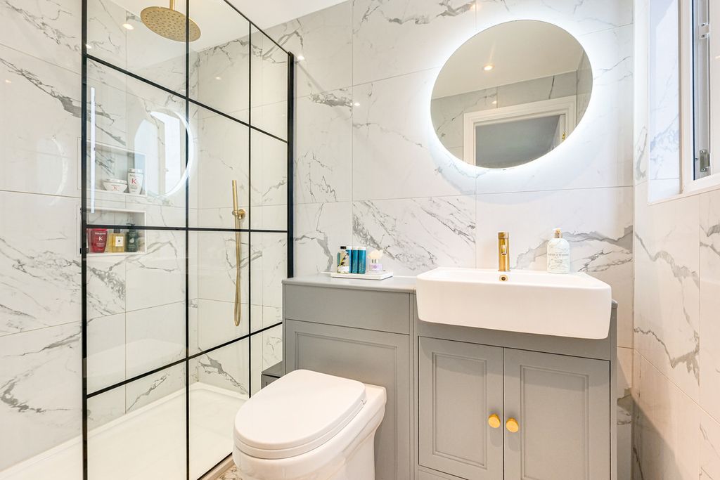 Property photo 3 of 39