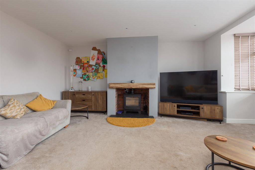 Property photo 3 of 24