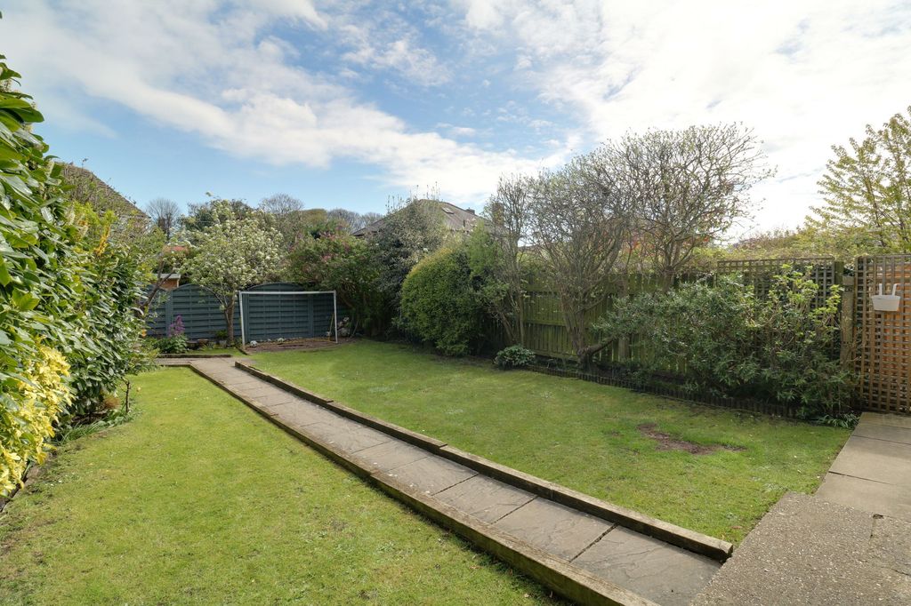 Property photo 2 of 30