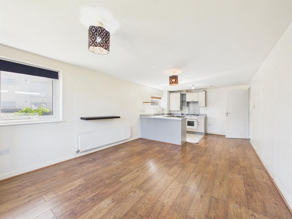 Property photo 3 of 12 Cam02664G0-Pr0126-Still002.Jpg