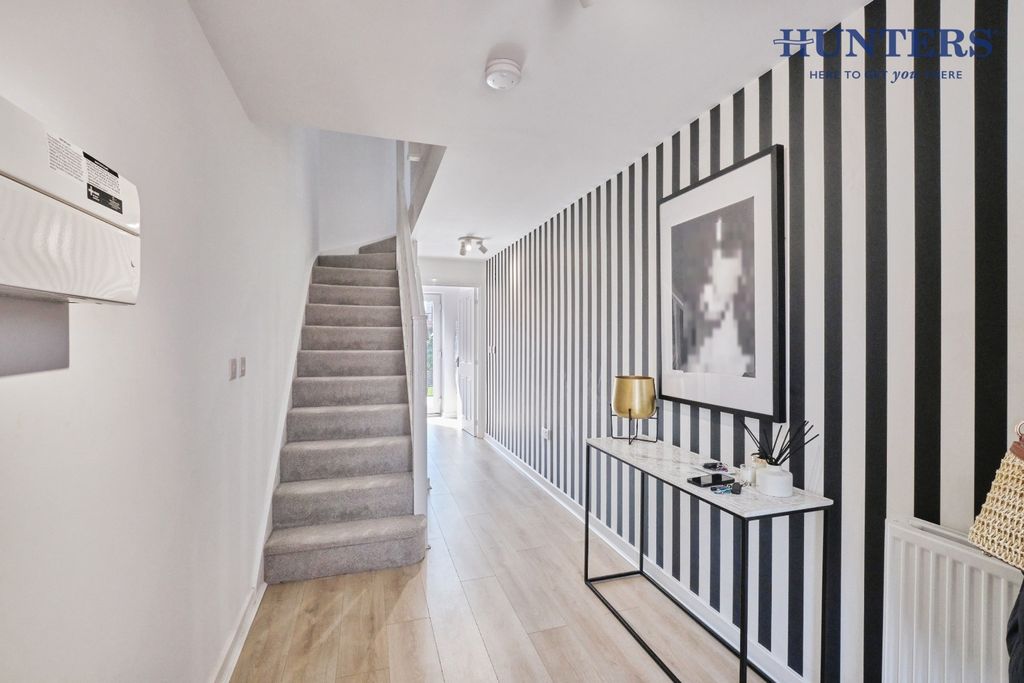 Property photo 3 of 26 Pbox-Img.Jpg