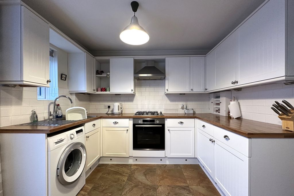 Property photo 3 of 15 Photo 4