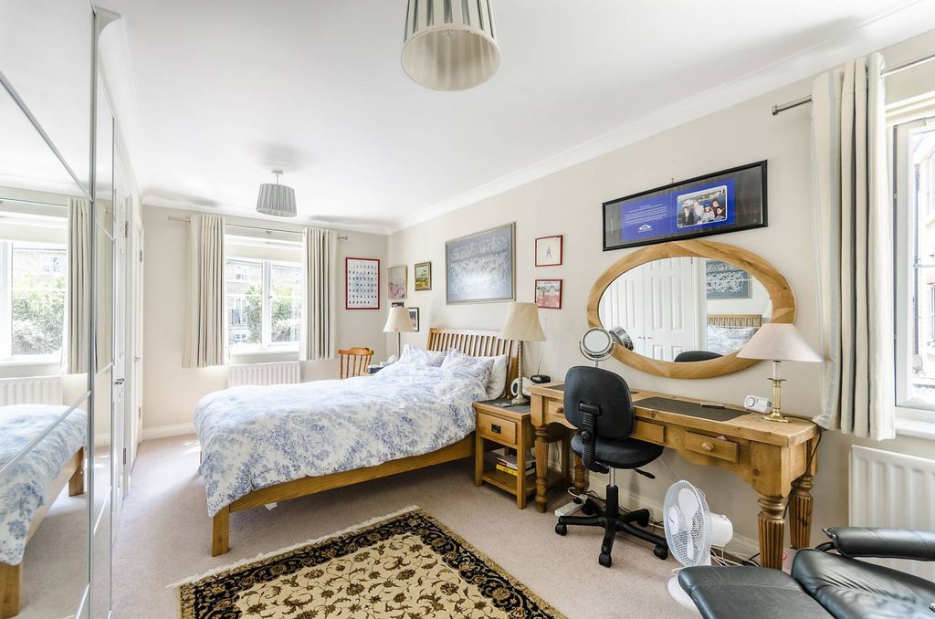 Property photo 1 of 9