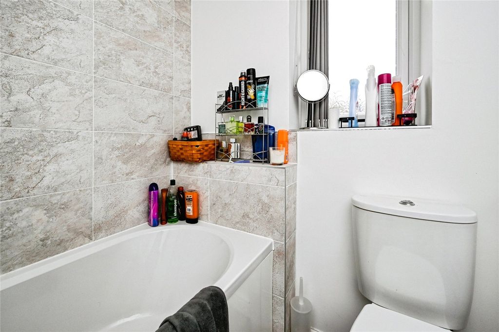 Property photo 3 of 17 Bathroom