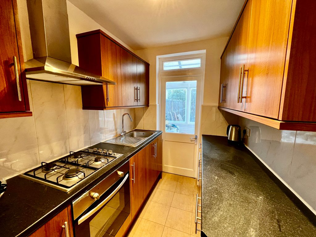 Property photo 1 of 12 Kitchen.Jpg