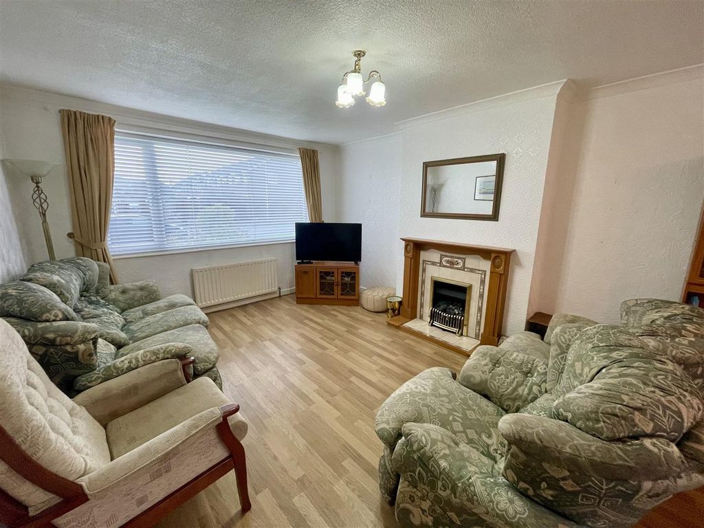 Property photo 2 of 9 Lounge/Diner