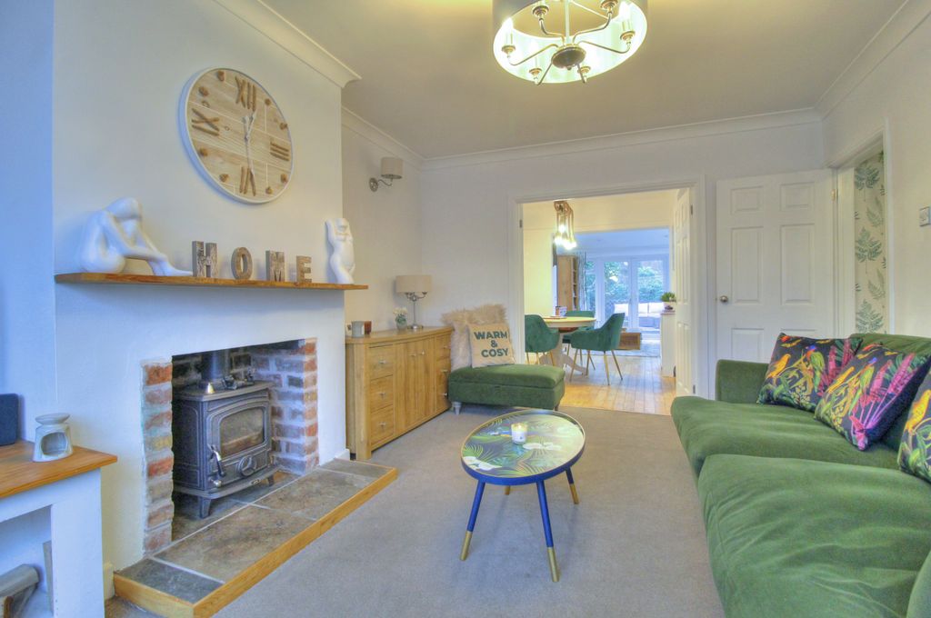 Property photo 2 of 22 Lounge