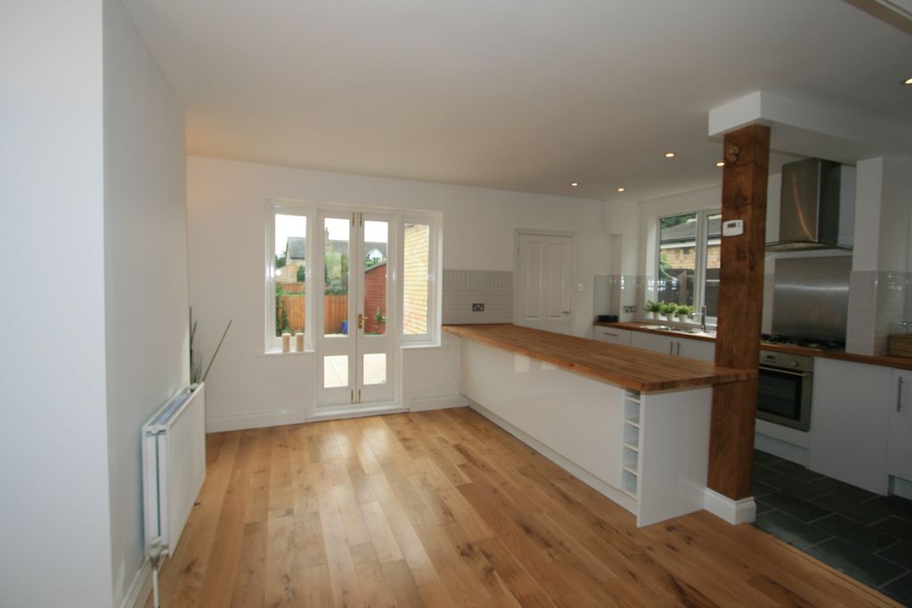 Property photo 3 of 5 Kitchen