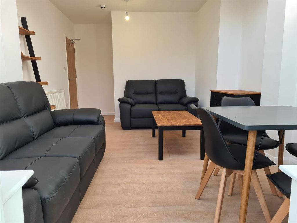 Property photo 3 of 7 Lounge 2.Jpg