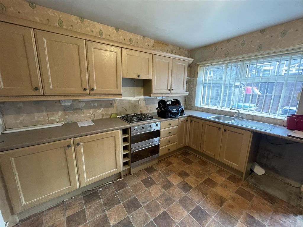 Property photo 1 of 8 18 Eve 4.Jpeg