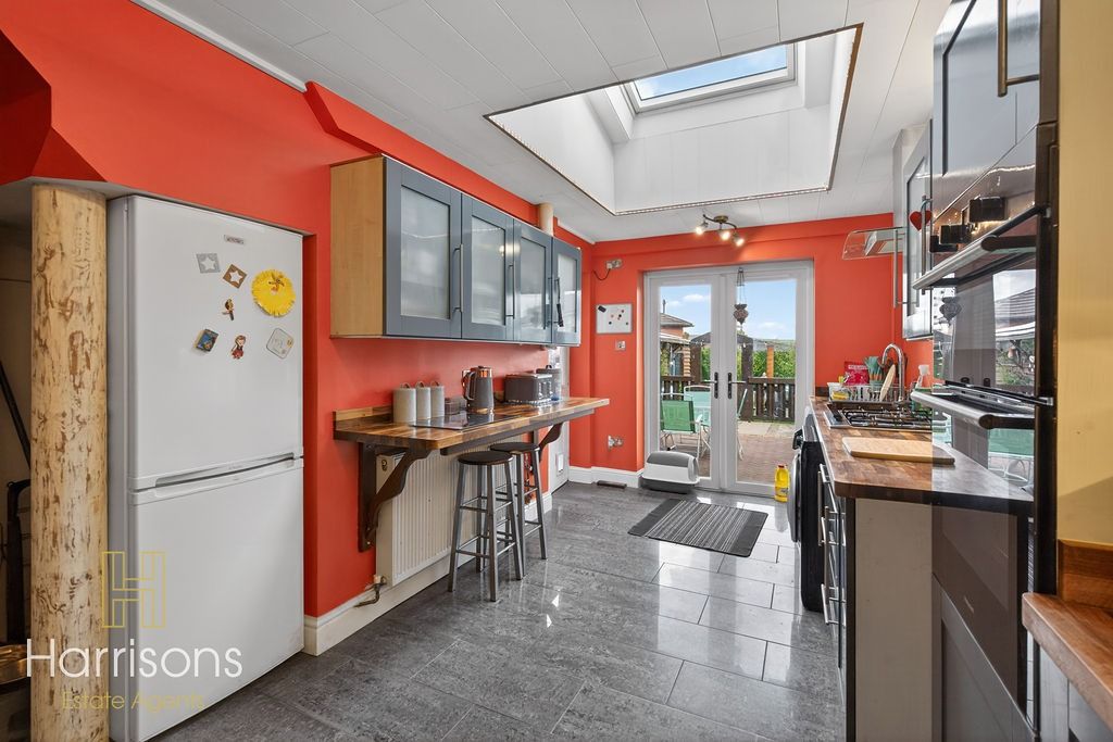 Property photo 3 of 33 5151635