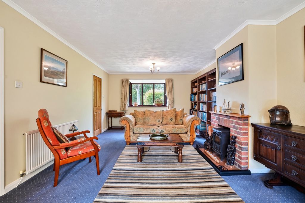 Property photo 3 of 28 Pbox-Img.Jpg