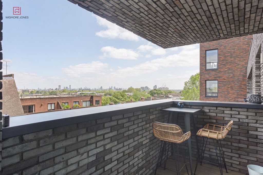 Property photo 3 of 18