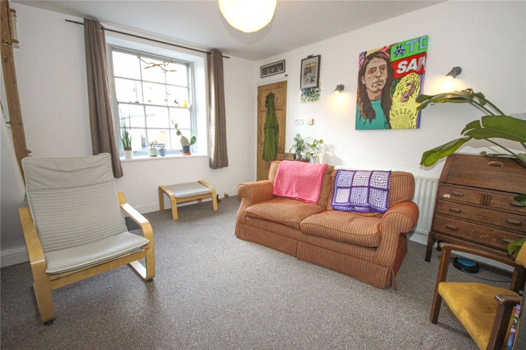 Property photo 3 of 9 Picture No. 04