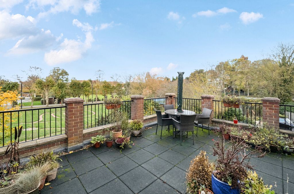 Property photo 2 of 20 1384006-14-691F33...