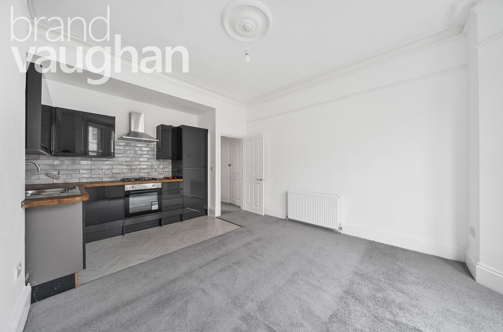 Property photo 1 of 8 Living Room