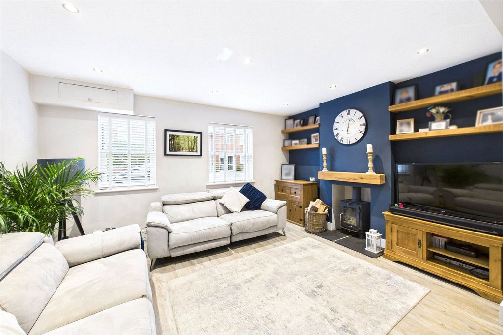 Property photo 3 of 15 Picture No. 32