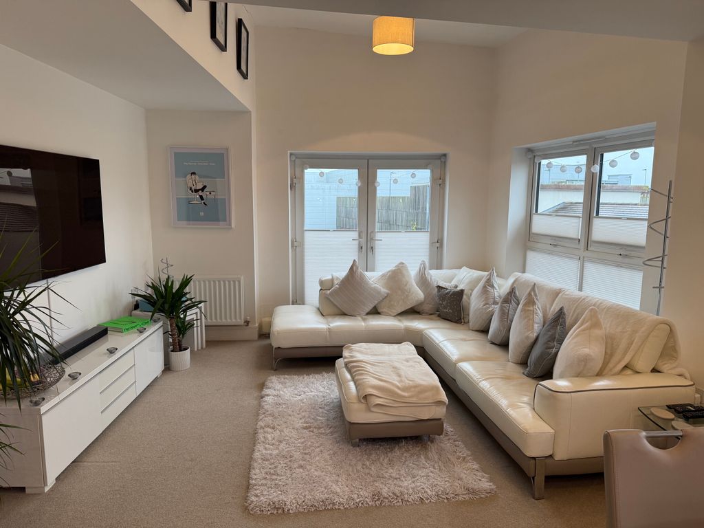 Property photo 2 of 10 Image