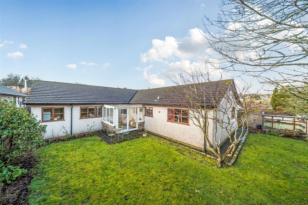 Property photo 1 of 23 Penbar E3.Jpg