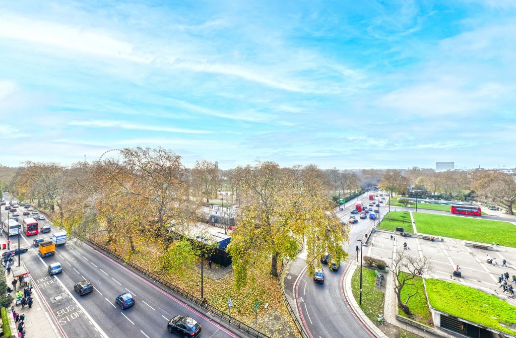 Property photo 1 of 24 View Over Hyde Park