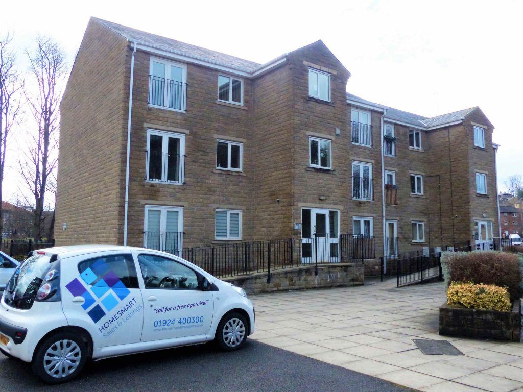 Property photo 1 of 9 Exterior