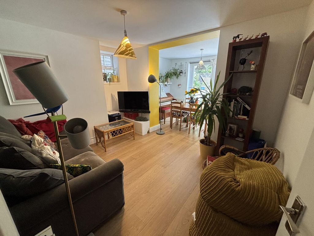 Property photo 1 of 19 Living Room