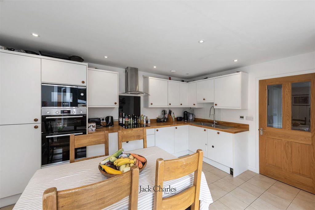 Property photo 3 of 14 61 Shipbourne Rd, Tn10 3DX 007.Jpg