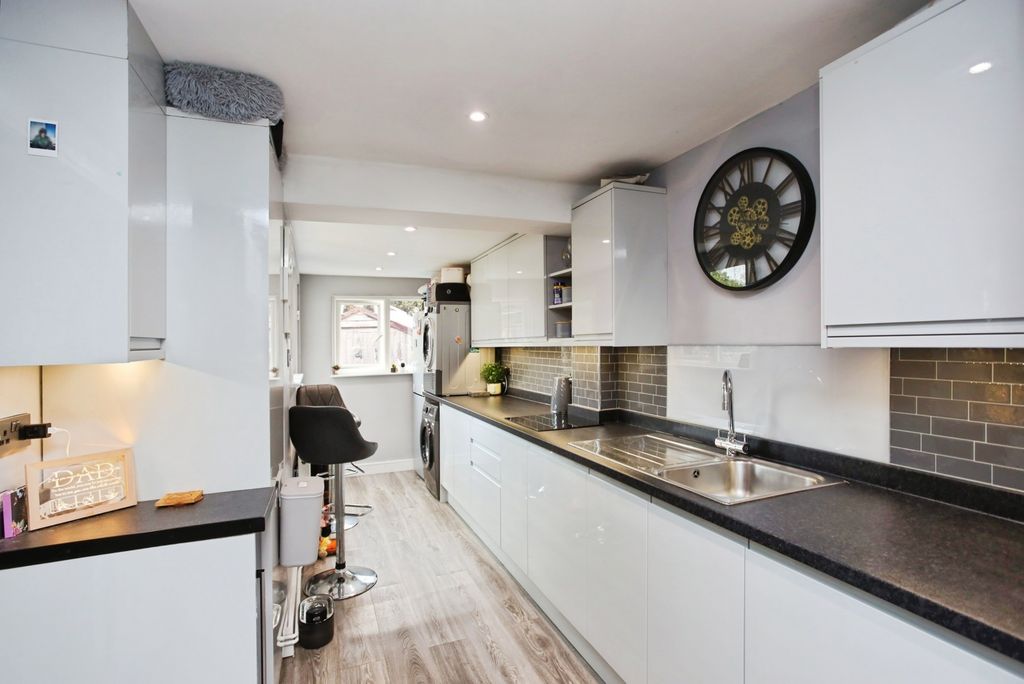 Property photo 3 of 11 Pbox-Img.Jpg