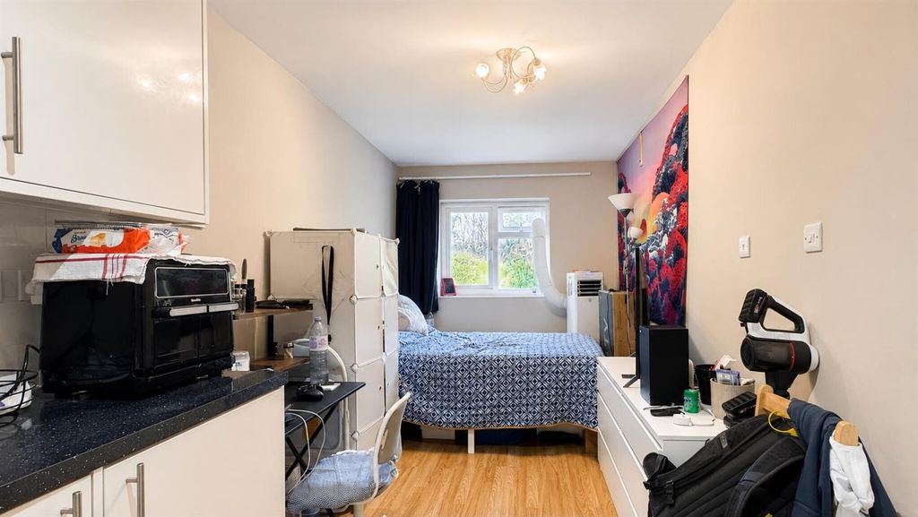 Property photo 1 of 7 22B Lydford.Jpg