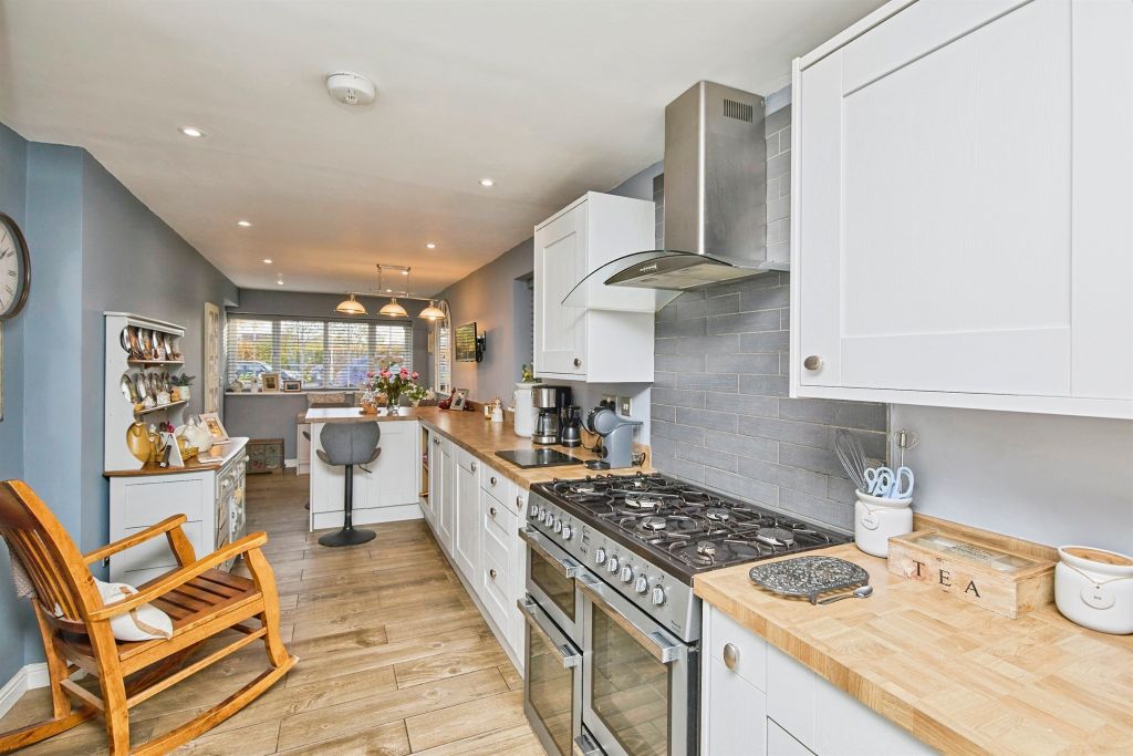 Property photo 3 of 17