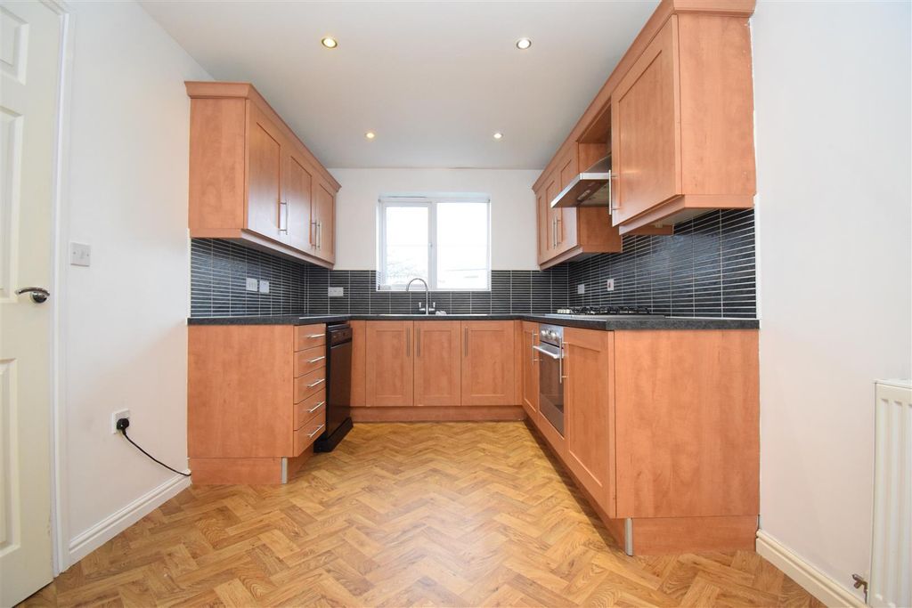 Property photo 2 of 21