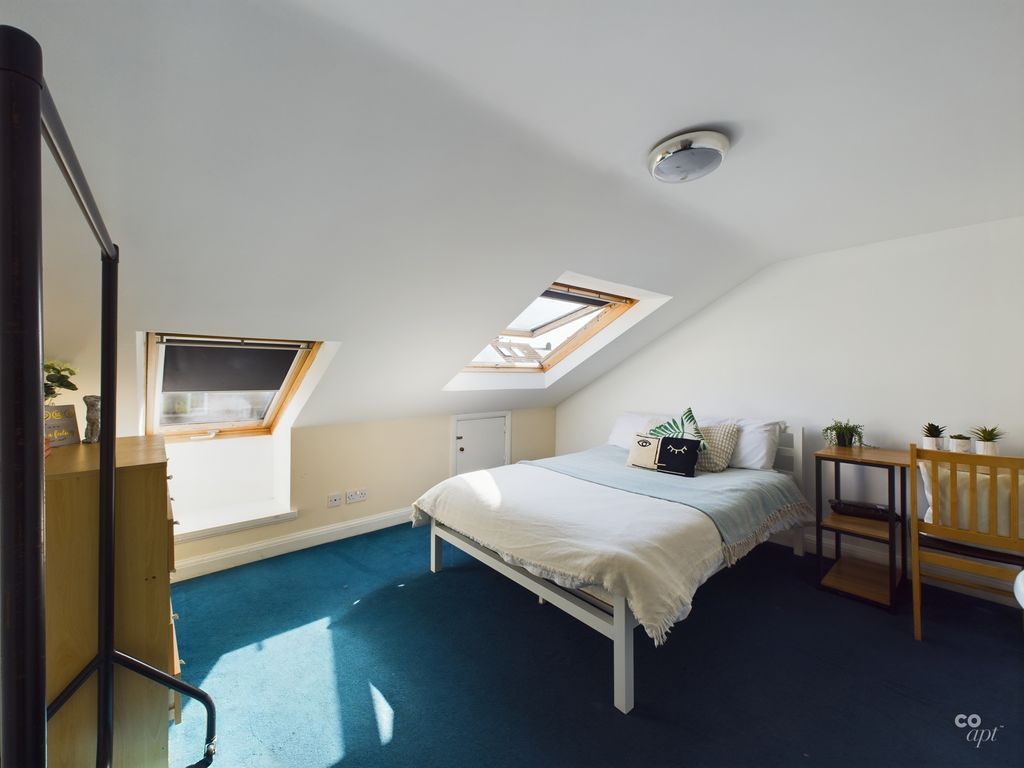 Property photo 1 of 11 Photo 16