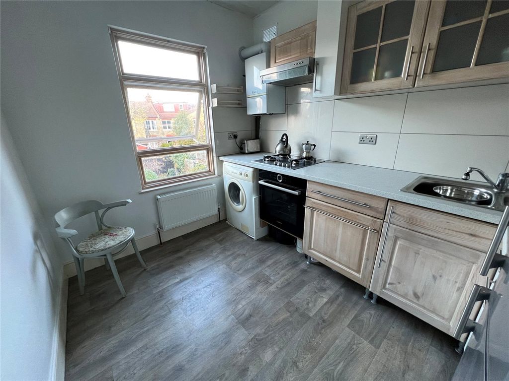 Property photo 3 of 13 Picture No. 04