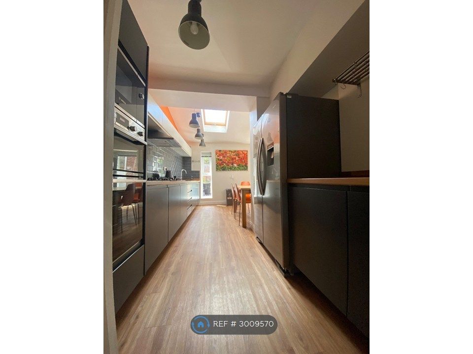 Property photo 1 of 28 Kitchen