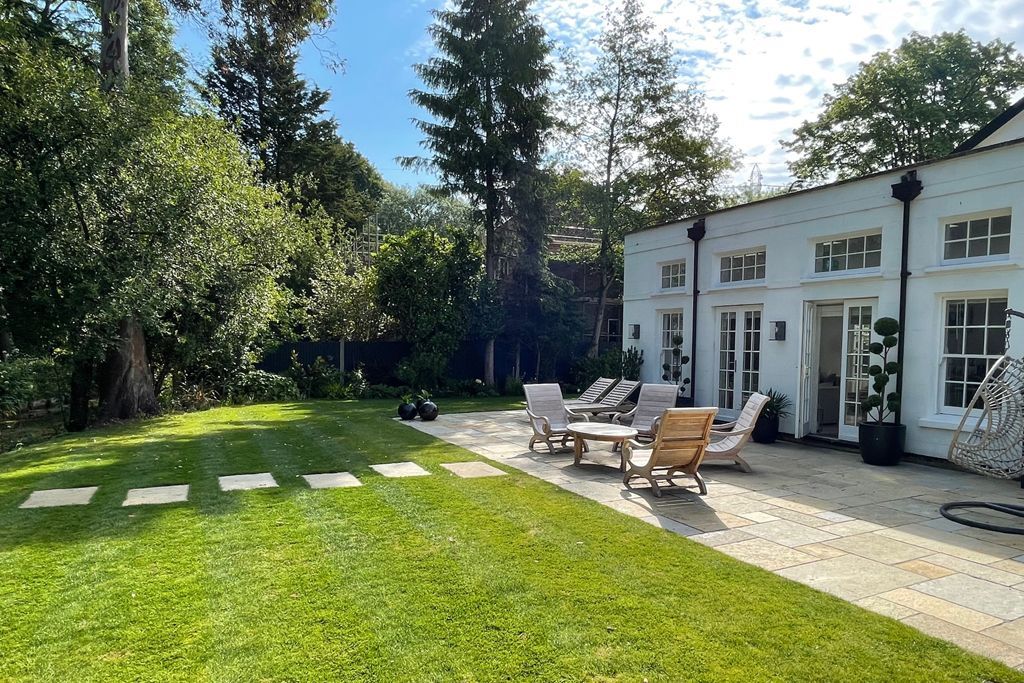 Property photo 2 of 18