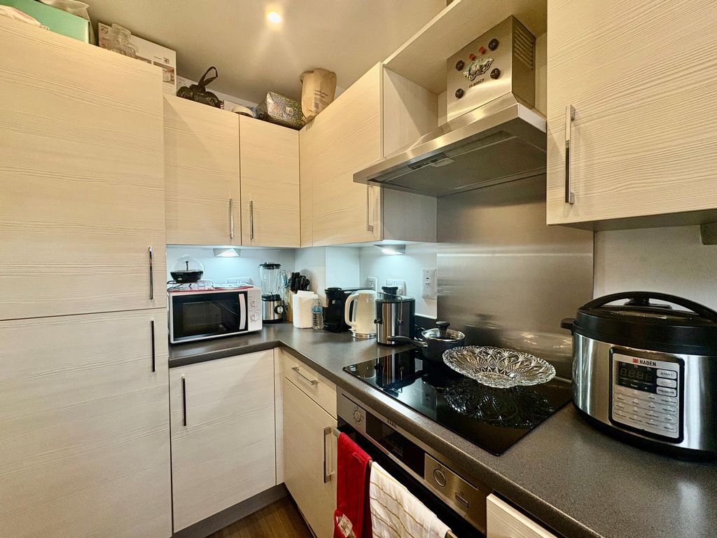 Property photo 3 of 12 Bathroom