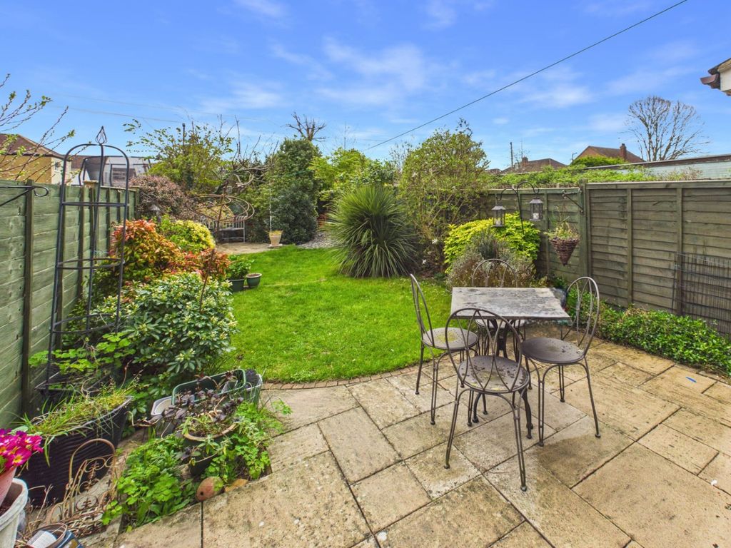 Property photo 3 of 10 Garden