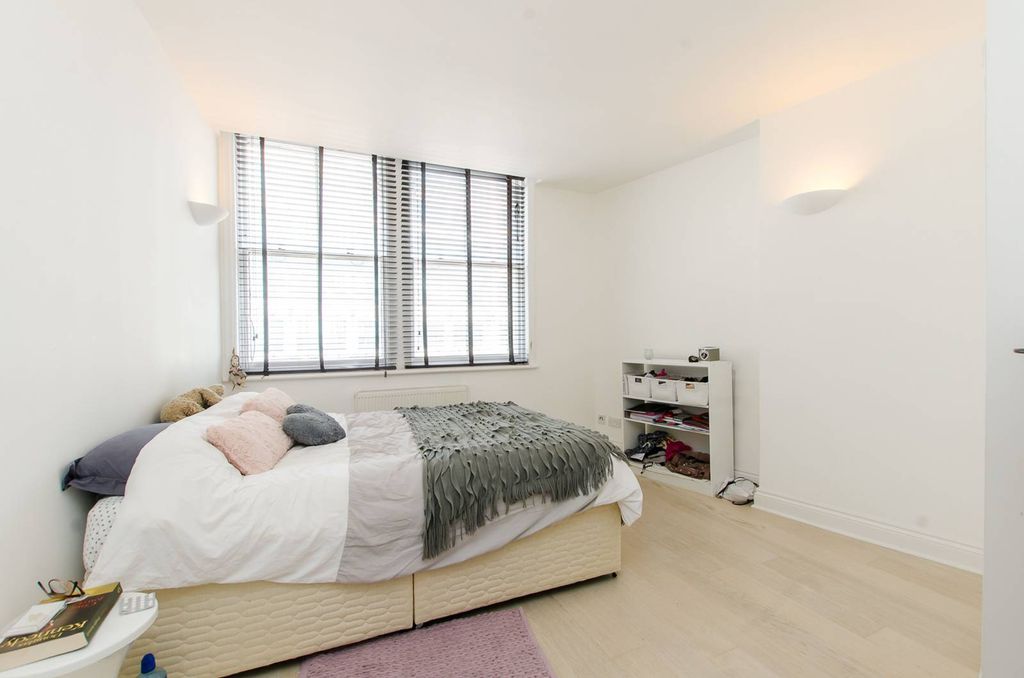 Property photo 3 of 5