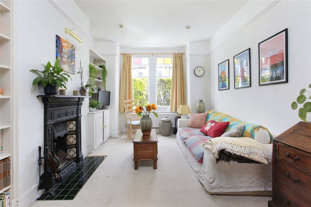 Property photo 2 of 22