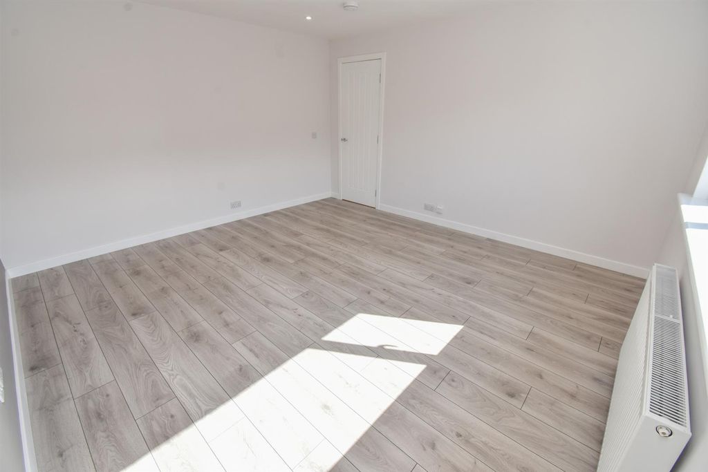 Property photo 3 of 13 Lounge-Dining Room-2.Jpg