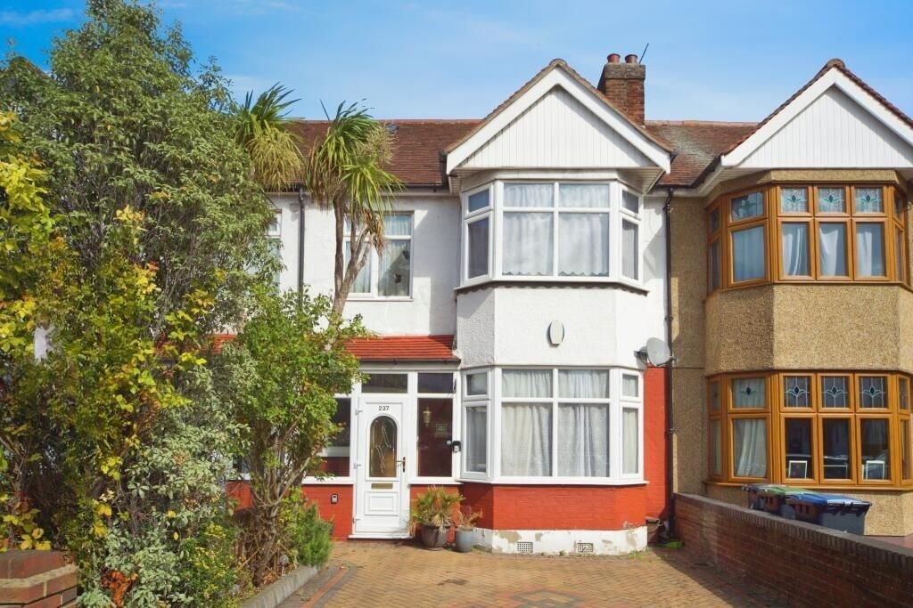 Property photo 1 of 18