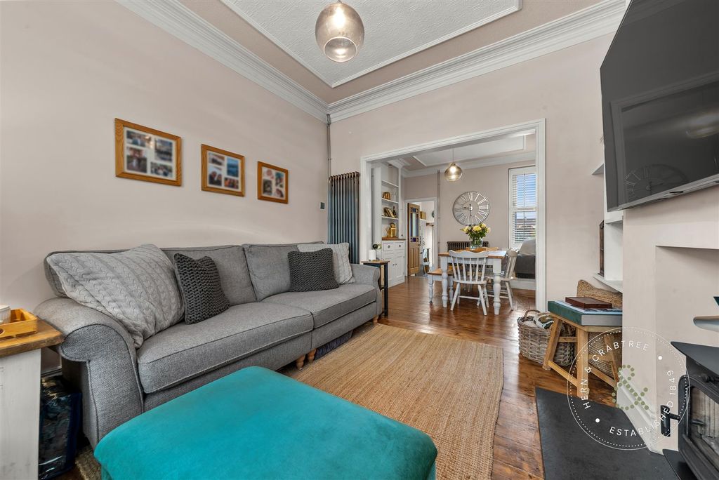 Property photo 3 of 31 Courtenay-Road-06.Jpg
