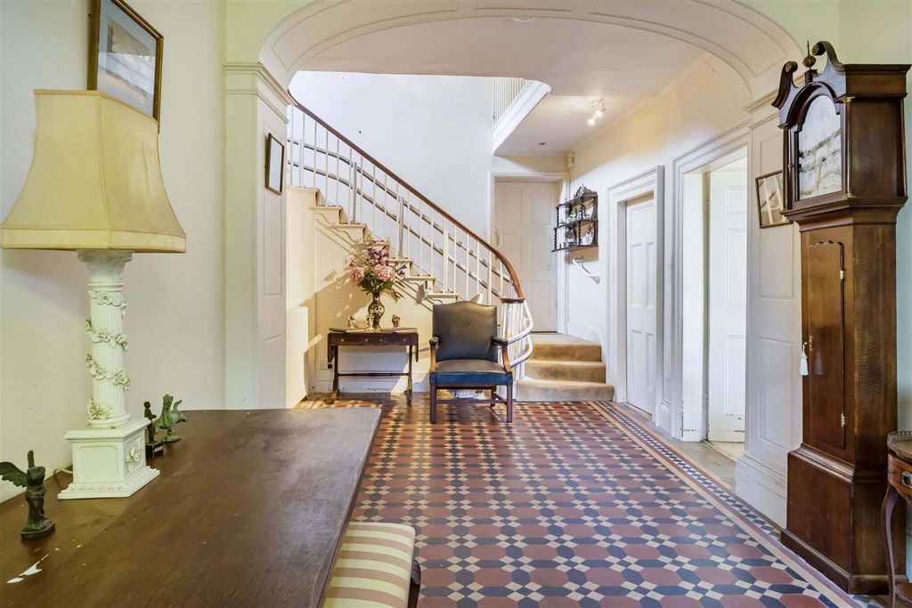 Property photo 2 of 19 Hallway