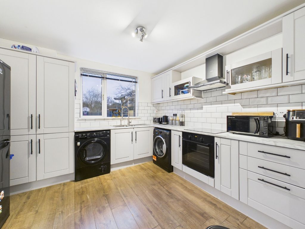 Property photo 2 of 13 4857585