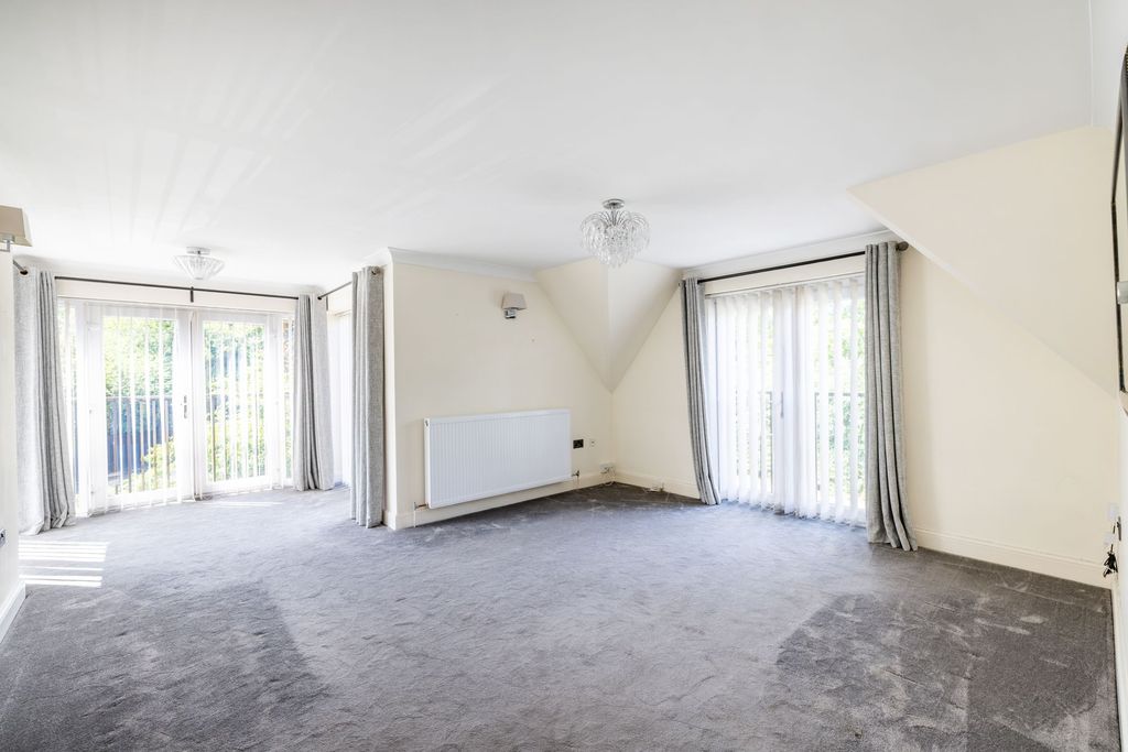 Property photo 3 of 8