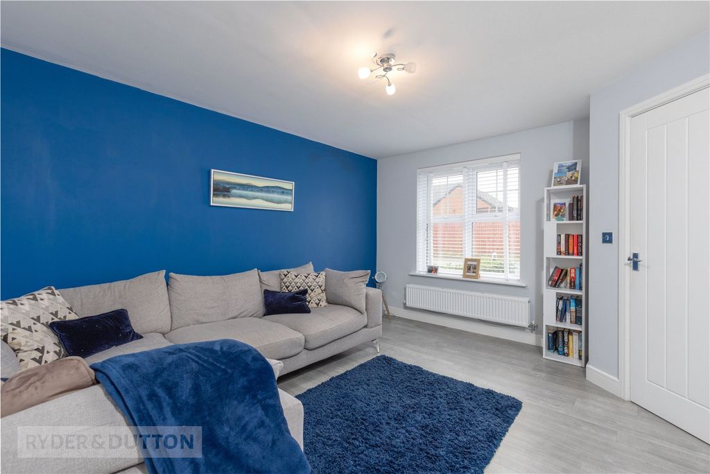 Property photo 1 of 17 Lounge