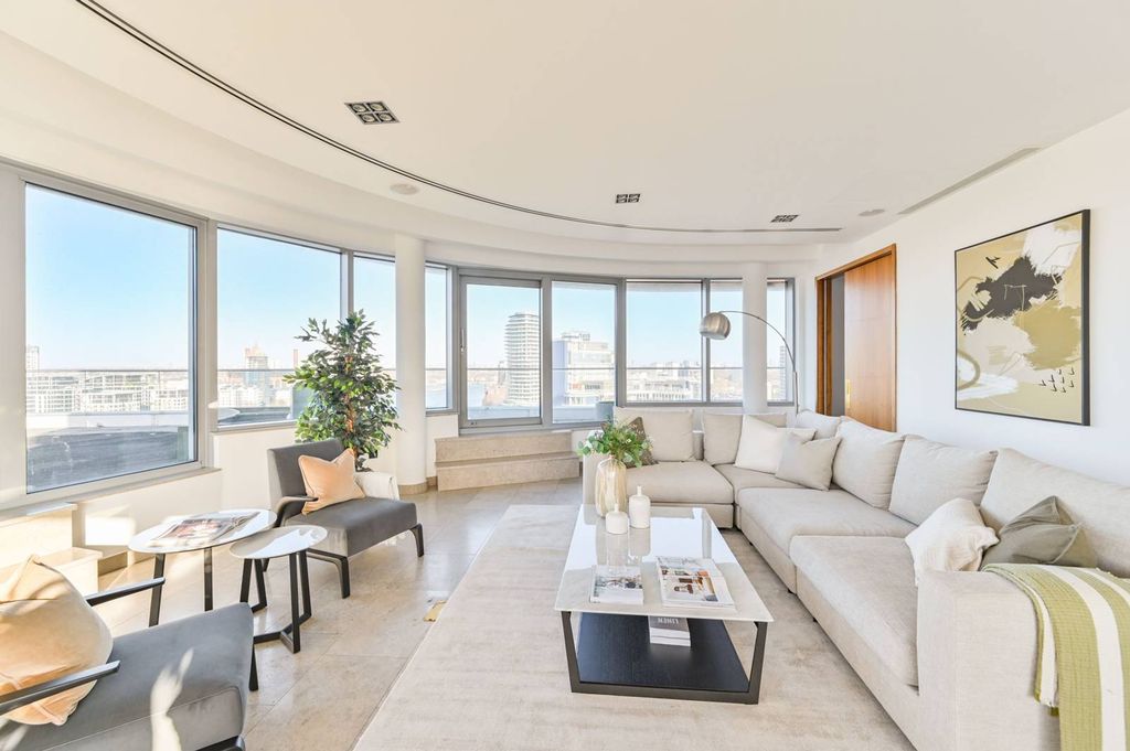 Property photo 2 of 26