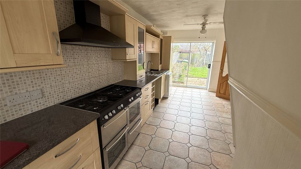 Property photo 2 of 22 Picture No. 03