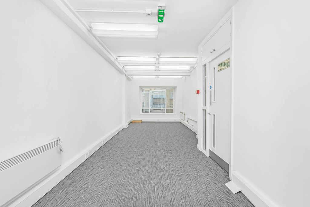 Property photo 3 of 8 06.12.2021_4Th-Floor-6-Conduit-Street-W1_6.Jpg